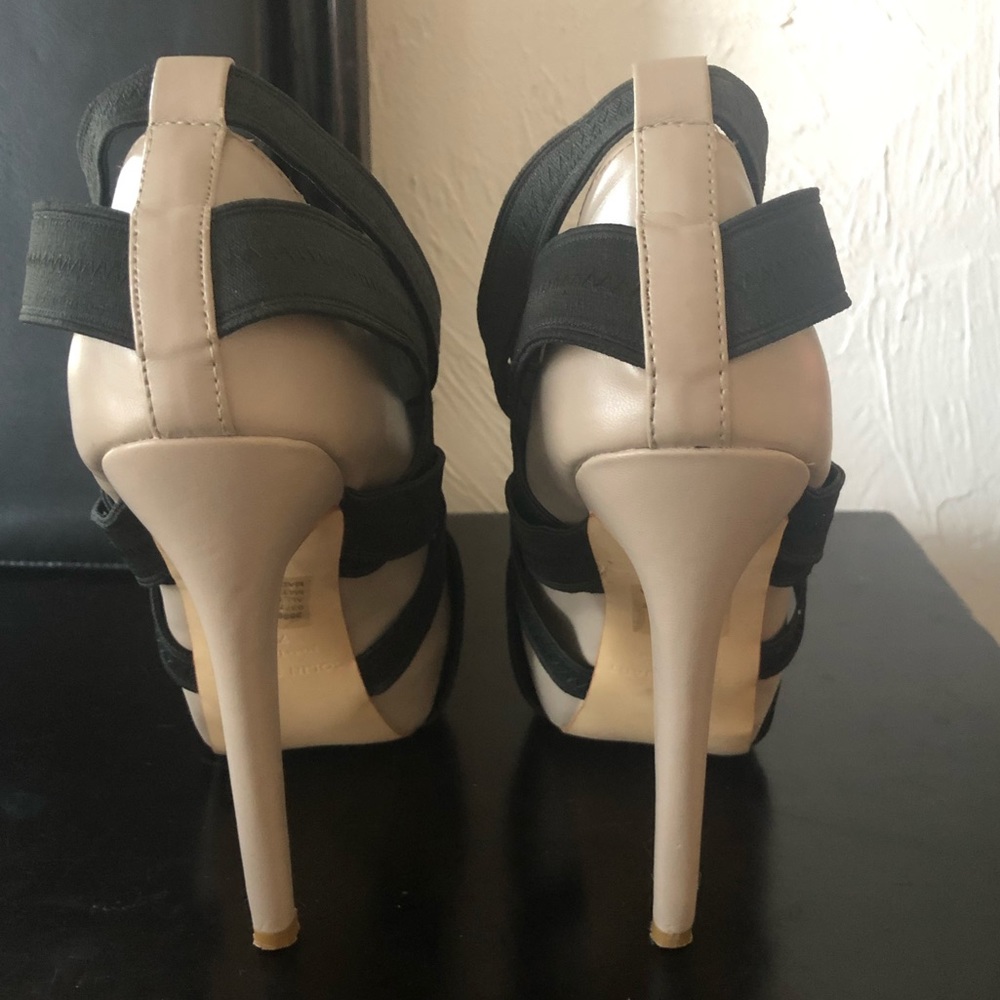 Colin Stuart Pumps - Picture 3 of 6